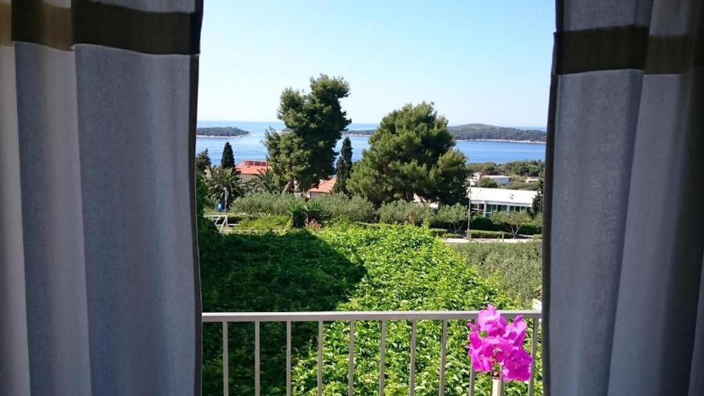 Apartments Mare 2 Hvar Town Exteriör bild