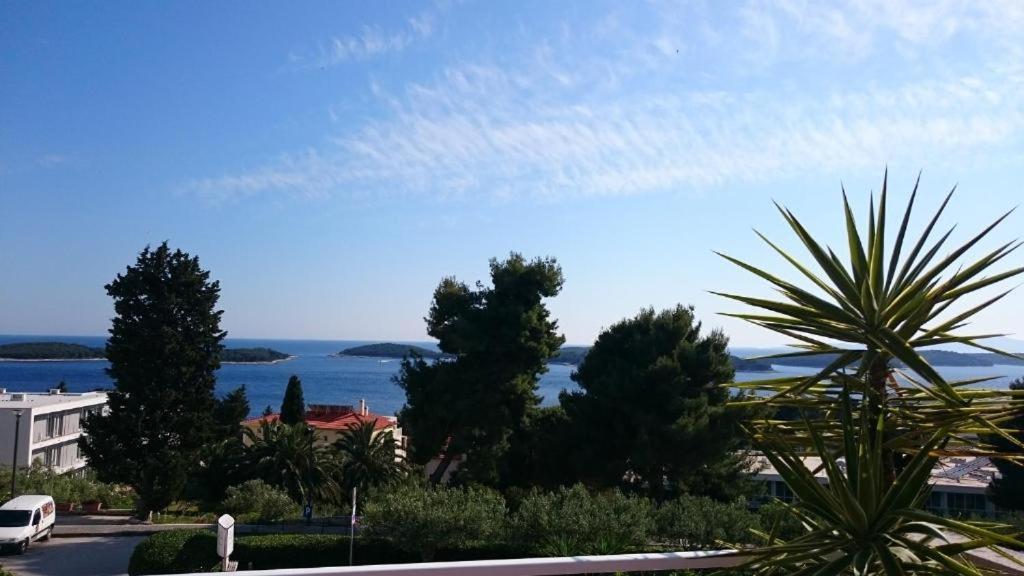 Apartments Mare 2 Hvar Town Exteriör bild